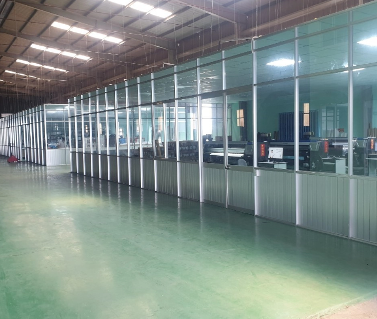 Vách Kính Cường Lực Nhà Xưởng